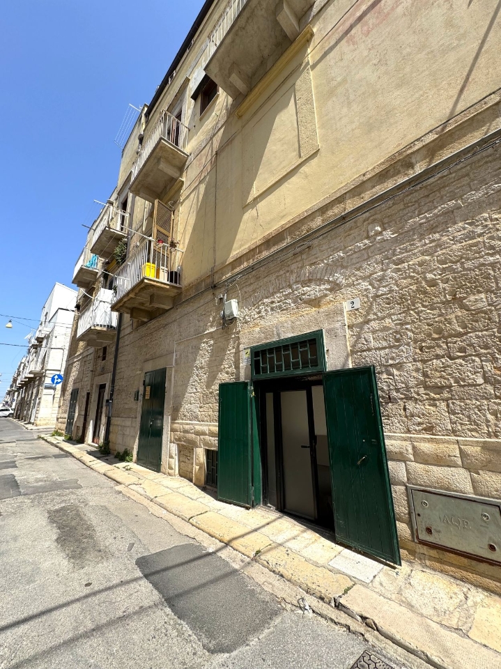 Magazzino in Via Gioacchino Gesmundo, Ruvo Di Puglia, {3} - Foto 1