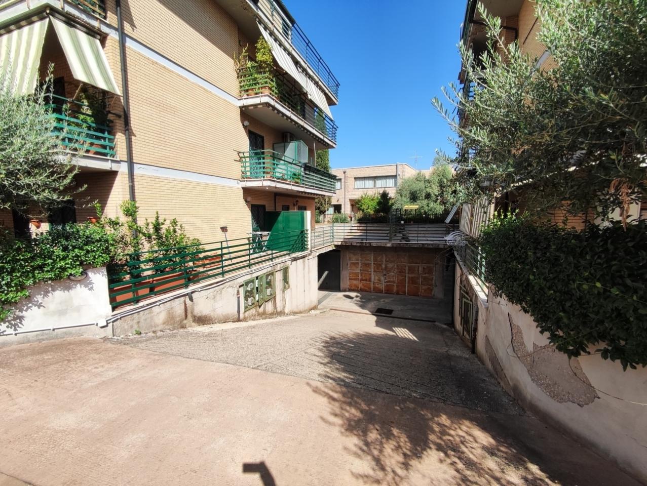 Parcheggio chiuso in Via Maremmana , Guidonia Montecelio - Foto 1