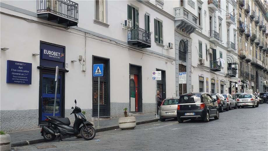 Negozio in Via Cesare Rosaroll 77bcd, Napoli, {3} - Foto 2