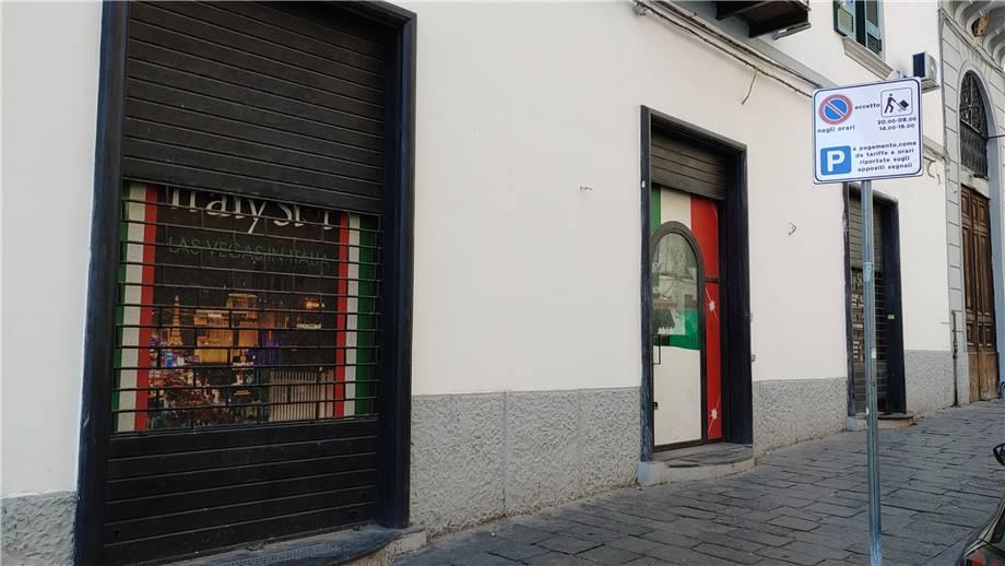 Negozio in Via Cesare Rosaroll 77bcd, Napoli, {3} - Foto 1