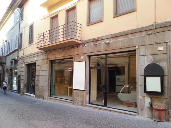Negozio in Via Aurelio Saffi, Viterbo, {3} - Foto 1