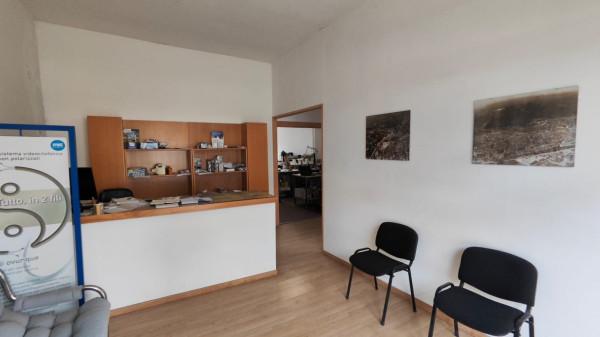 Negozio in Via Caduti sul Lavoro, Viterbo, {3} - Foto 2