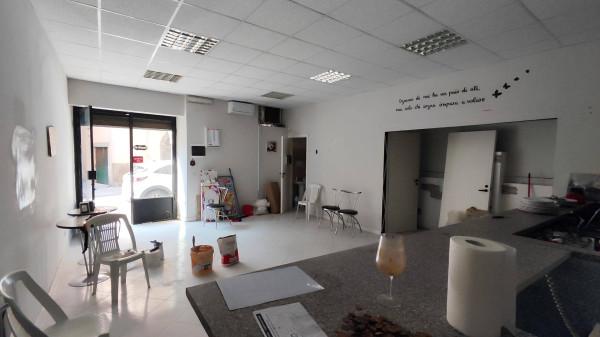 Negozio in Via Maria Santissima Liberatrice, Viterbo, {3} - Foto 1
