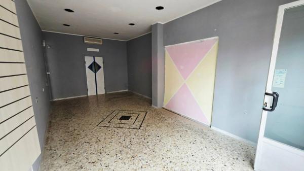 Negozio in Viale Fiume, Viterbo, {3} - Foto 1