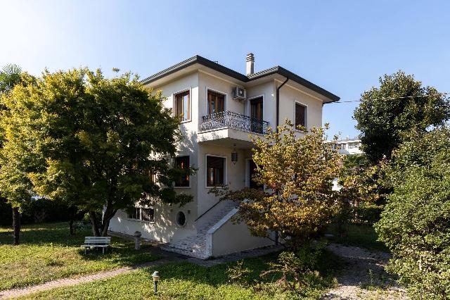 Detached house in {3}, Via dei Mille 4 - Photo 1