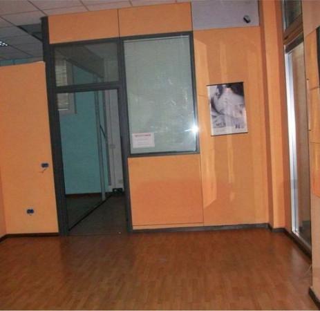 Negozio in Via Martiri della Resistenza, Ancona, {3} - Foto 1