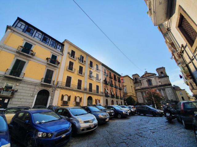 Warehouse in Piazza Gesù E Maria 18, Napoli - Photo 1