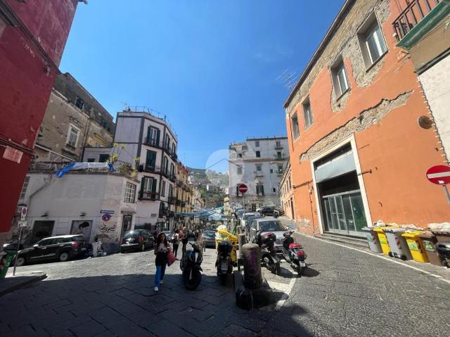 Warehouse in Salita Tarsia 132, Napoli - Photo 1