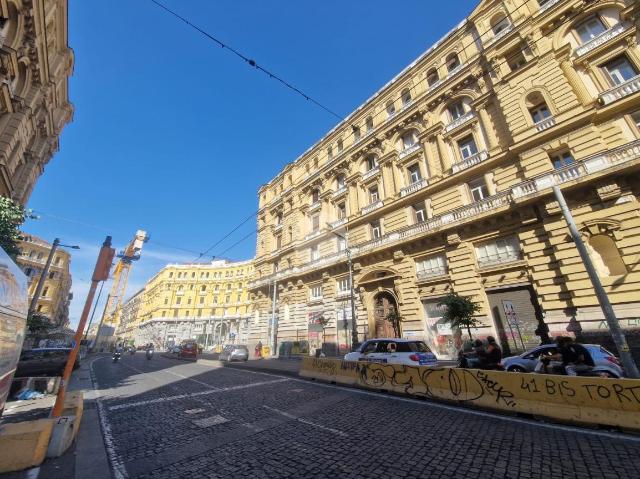 Geschäft in Via Padre Luigi Tosti 2, Napoli - Foto 1