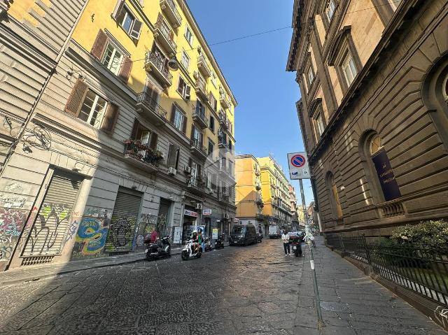 Geschäft in Via Mezzocannone, Napoli - Foto 1