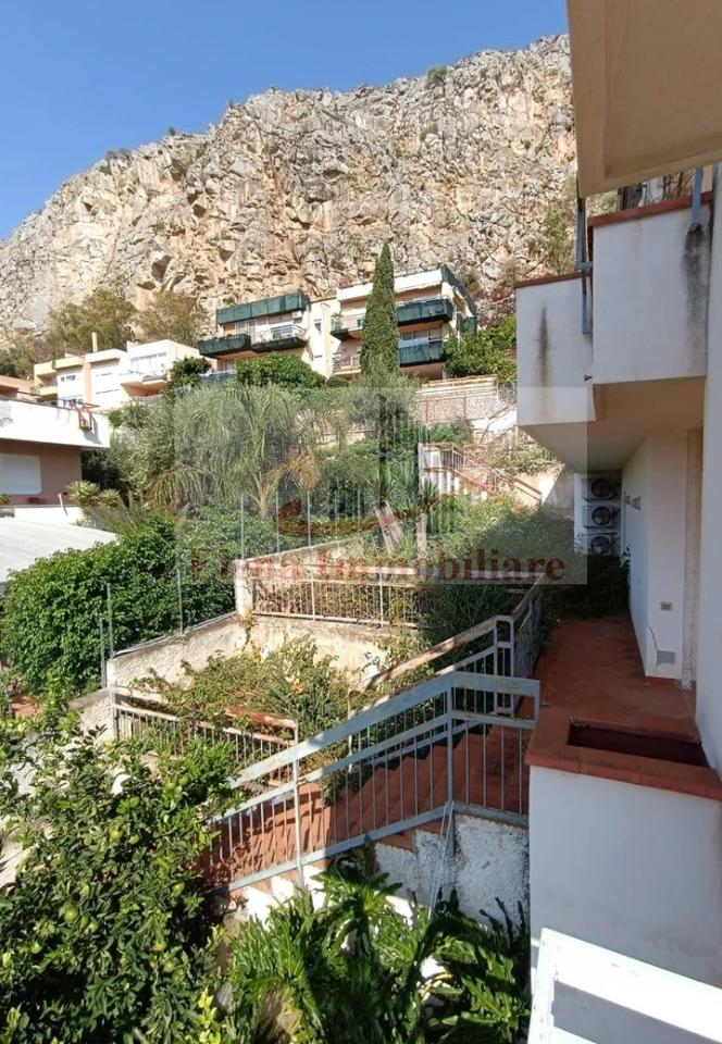 Appartamento in villa in vendita a Palermo