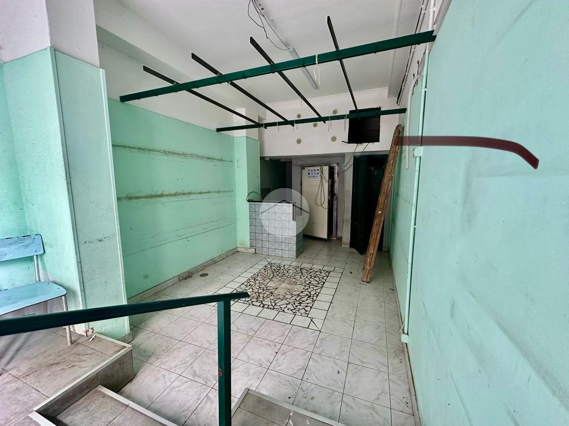 Negozio in Via Michele Guadagno 104, Napoli, {3} - Foto 2