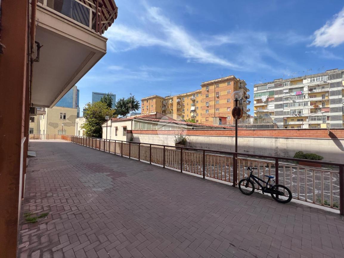 Magazzino in Via Aquileia 37, Napoli, {3} - Foto 2