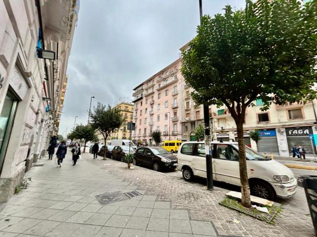 Geschäft in Via Bari, Napoli - Foto 1