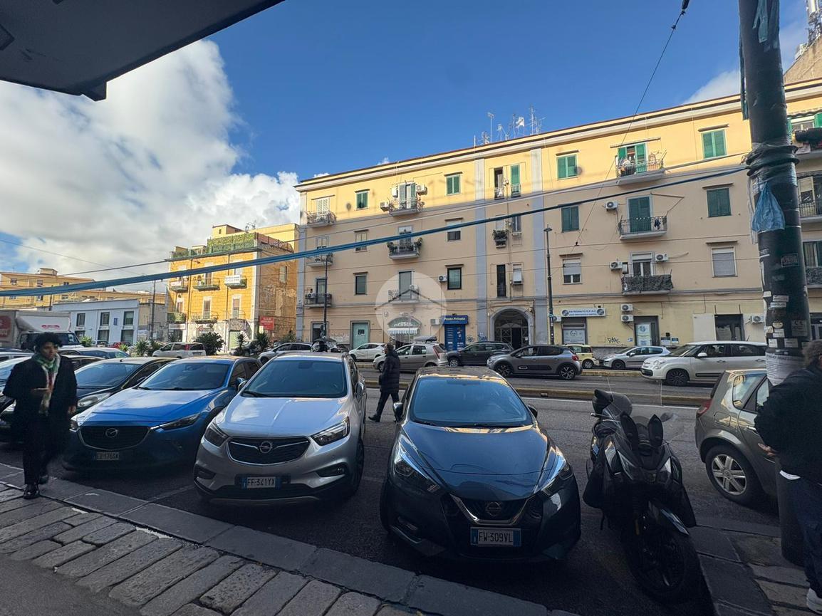Negozio in Via Nuova Poggioreale 163, Napoli, {3} - Foto 1