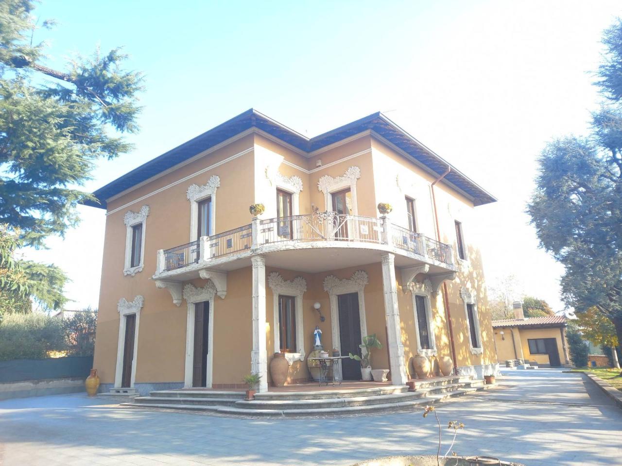 Villa in vendita a Paderno D'Adda