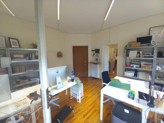 Shared office in {3}, Piazza Giulio Prinetti - Photo 1