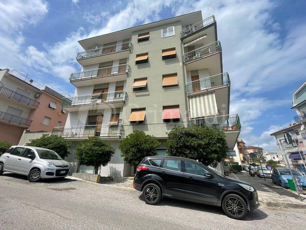 Appartamento in vendita a Falconara Marittima