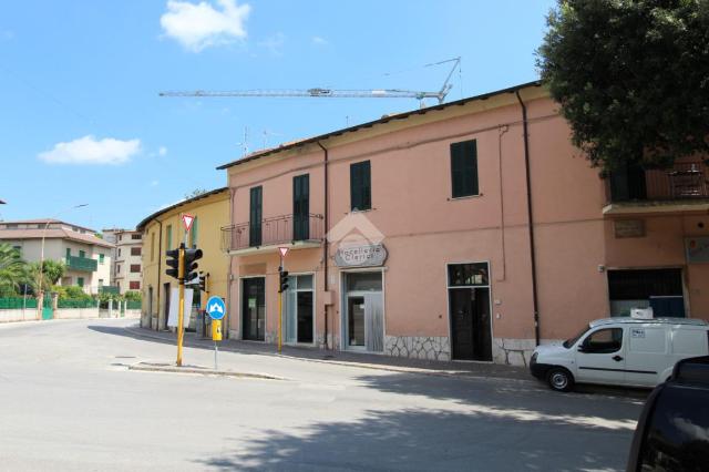 Quadrilocale in Via Adriano Rigantè 51, Ascoli Piceno - Foto 1