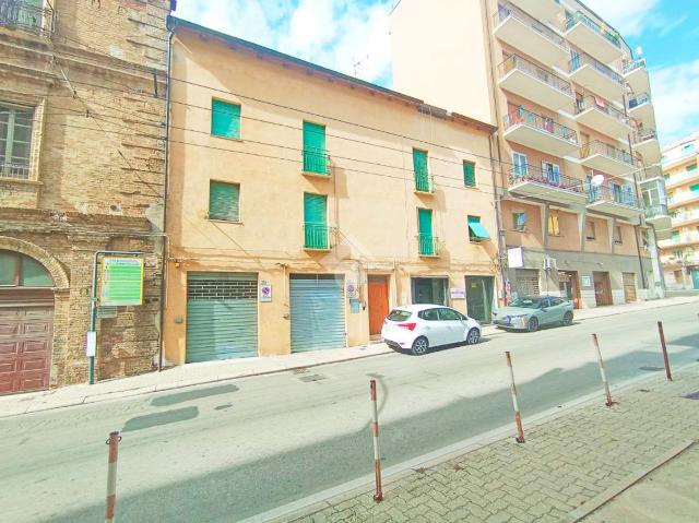 3-room flat in Via Silvino Olivieri 74, Chieti - Photo 1