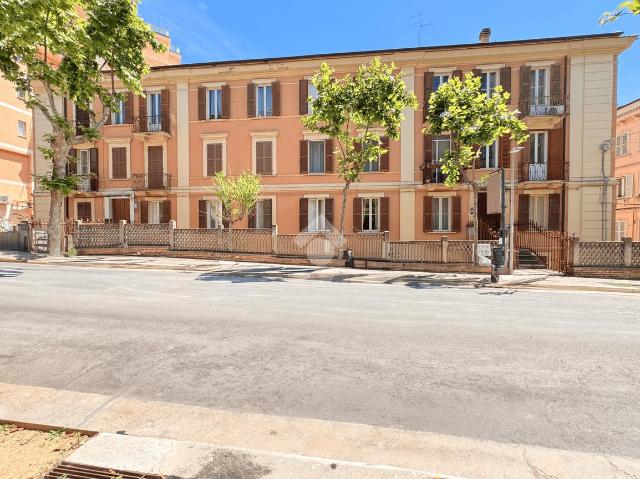 Quadrilocale in {3}, Viale Giovanni Amendola 77 - Foto 1