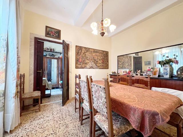 Vierzimmerwohnung in Via Finelli 6, Carrara - Foto 1