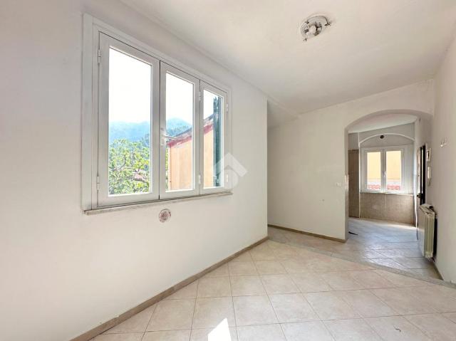 2-room flat in Piazza Fratelli Rosselli 8, Carrara - Photo 1