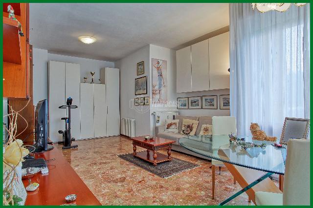 2-room flat in {3}, - Photo 1