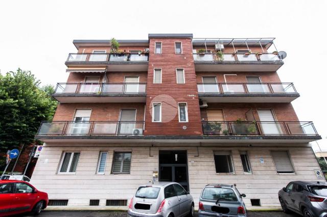 2-room flat in Via Poliziano 9, Cesano Boscone - Photo 1