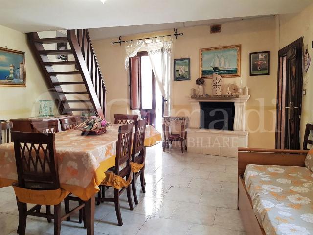 4-room flat in {3}, Via Valentini - Photo 1