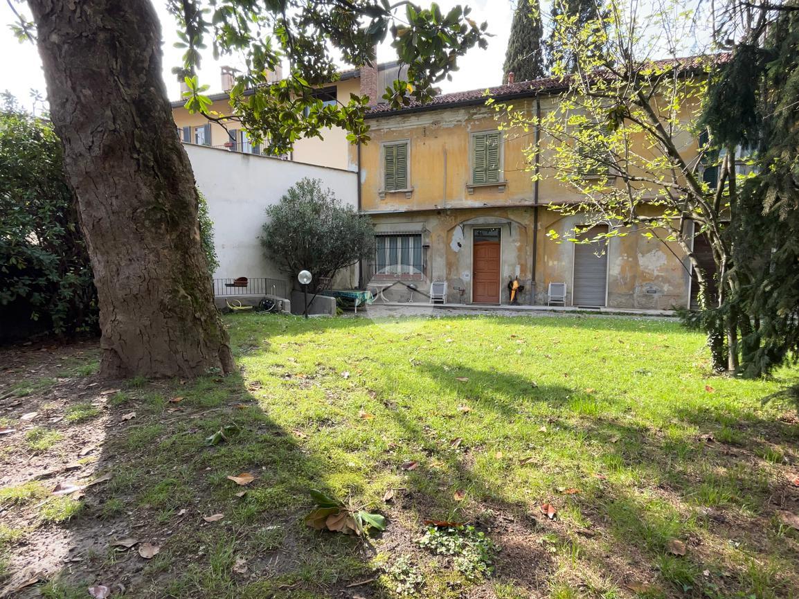 Villa in vendita a Carate Brianza