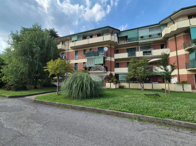 3-room flat in Via degli Alpini 1, Carate Brianza - Photo 1