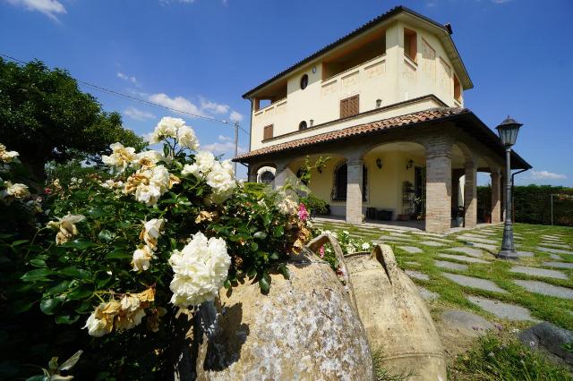 Villa in Via Giancarlo Pernigotti 47, Tortona - Foto 1