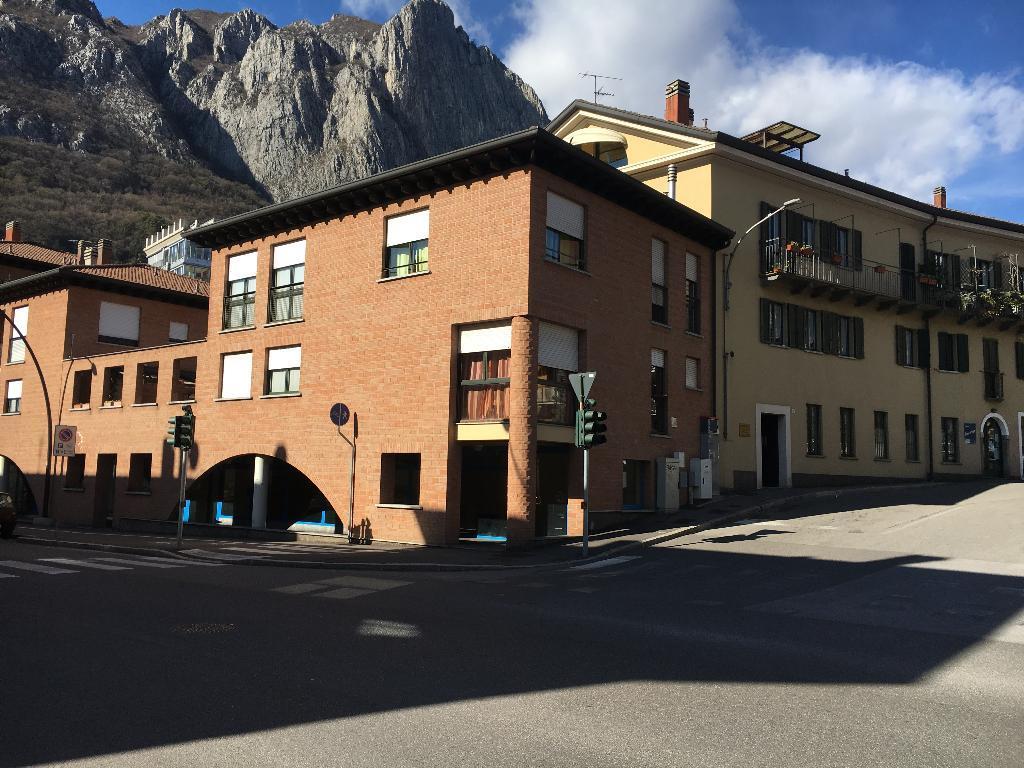 Negozio in Via Oslavia 2, Lecco, {3} - Foto 1