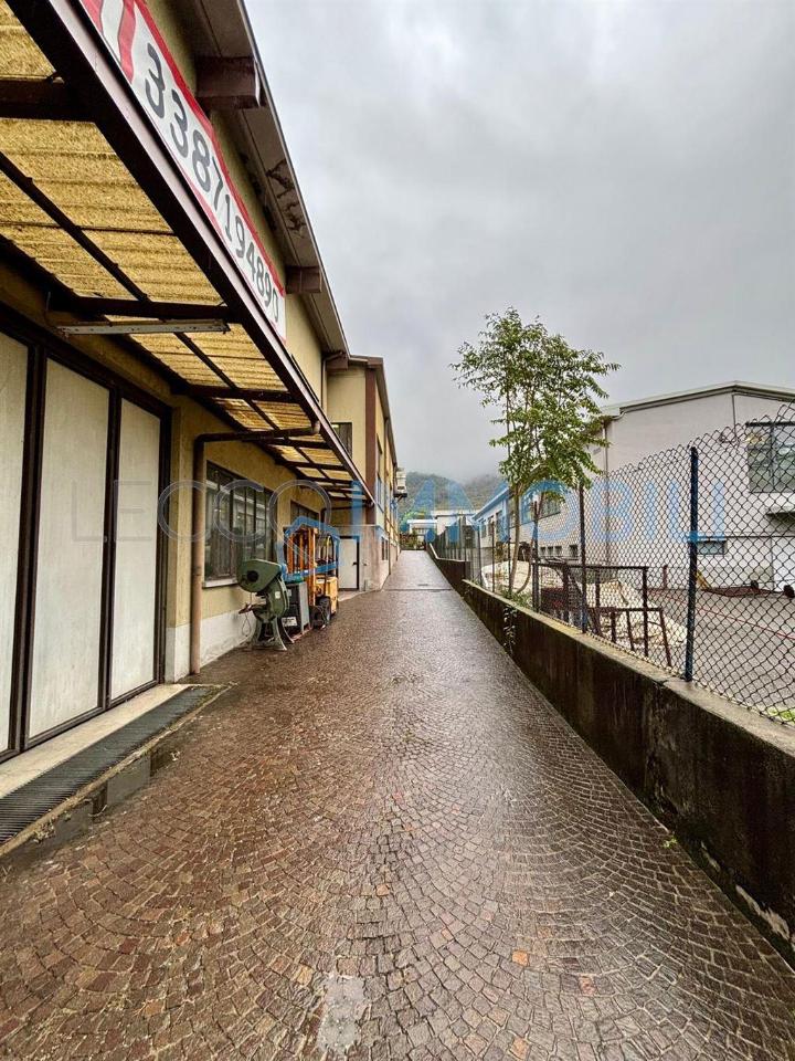 Capannone in Via al Lago 20, Lecco, {3} - Foto 2
