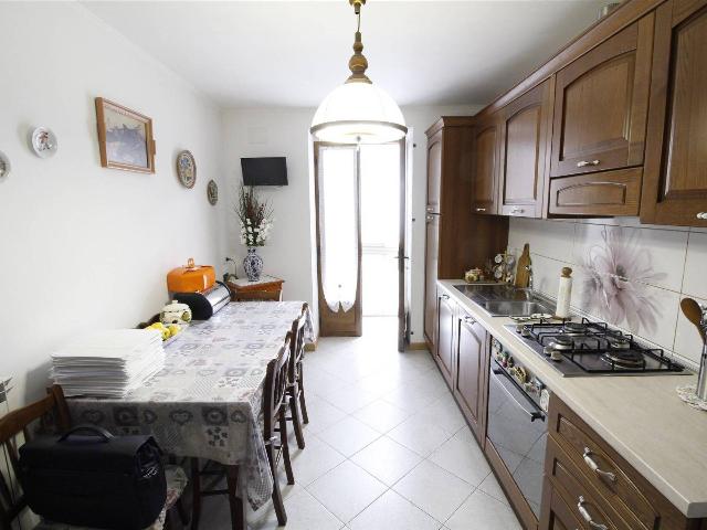 4-room flat in Via del Brennero Nord 3802, Lucca - Photo 1