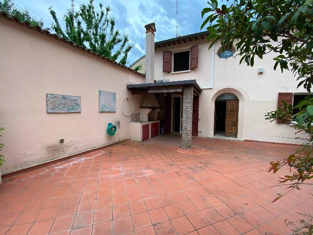 Detached house in {3}, Via Pier Maria Caporali 10 - Photo 1