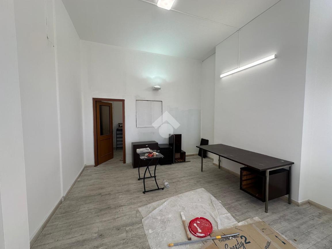 Negozio in Viale a Gramsci 89, Grugliasco, {3} - Foto 2