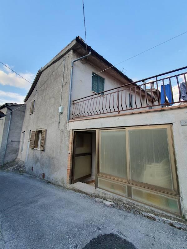 Casa indipendente in vendita a Castelraimondo