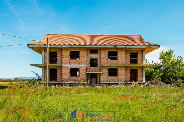 Building in Via Castelletto Stura, Cuneo - Photo 1