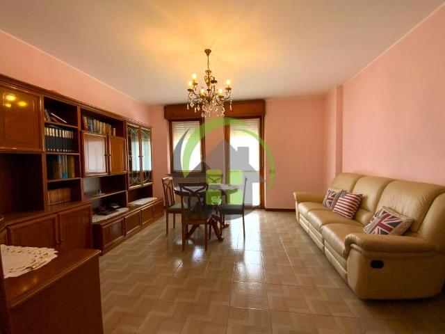 3-room flat, Gazzaniga - Photo 1