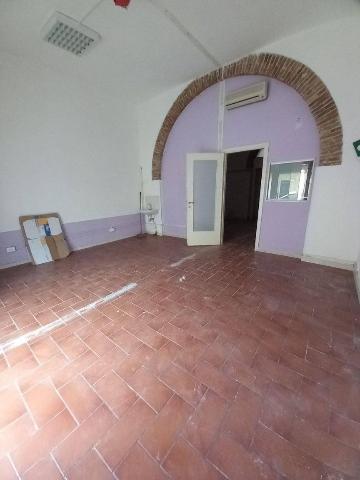 Negozio in Via Provinciale Pisana 200, Livorno - Foto 1