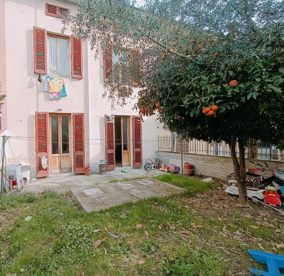 Villa a schiera in vendita a Prato