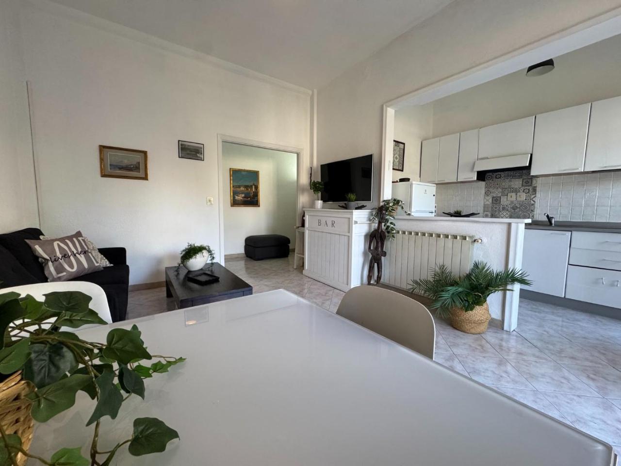 appartamento in vendita a Viareggio in zona Campo d'Aviazione