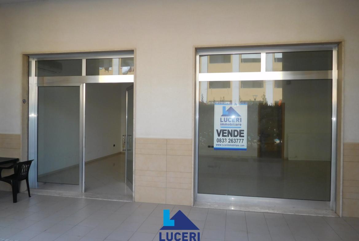 Locale commerciale in Lungomare G. Galilei, Gallipoli Le, Italia, Gallipoli, {3} - Foto 1