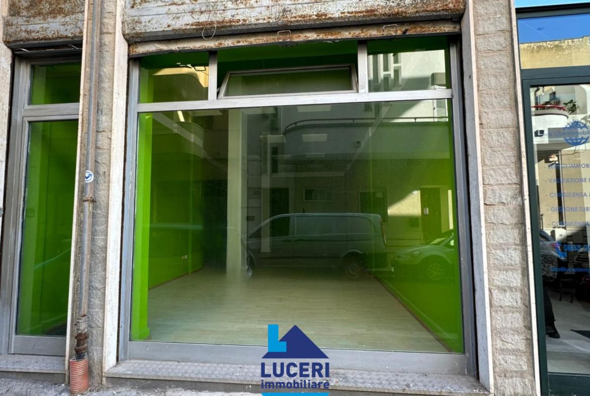 Locale commerciale in Via Consalvo di Cordova, 73014 Gallipoli Le, Italia, Gallipoli, {3} - Foto 2