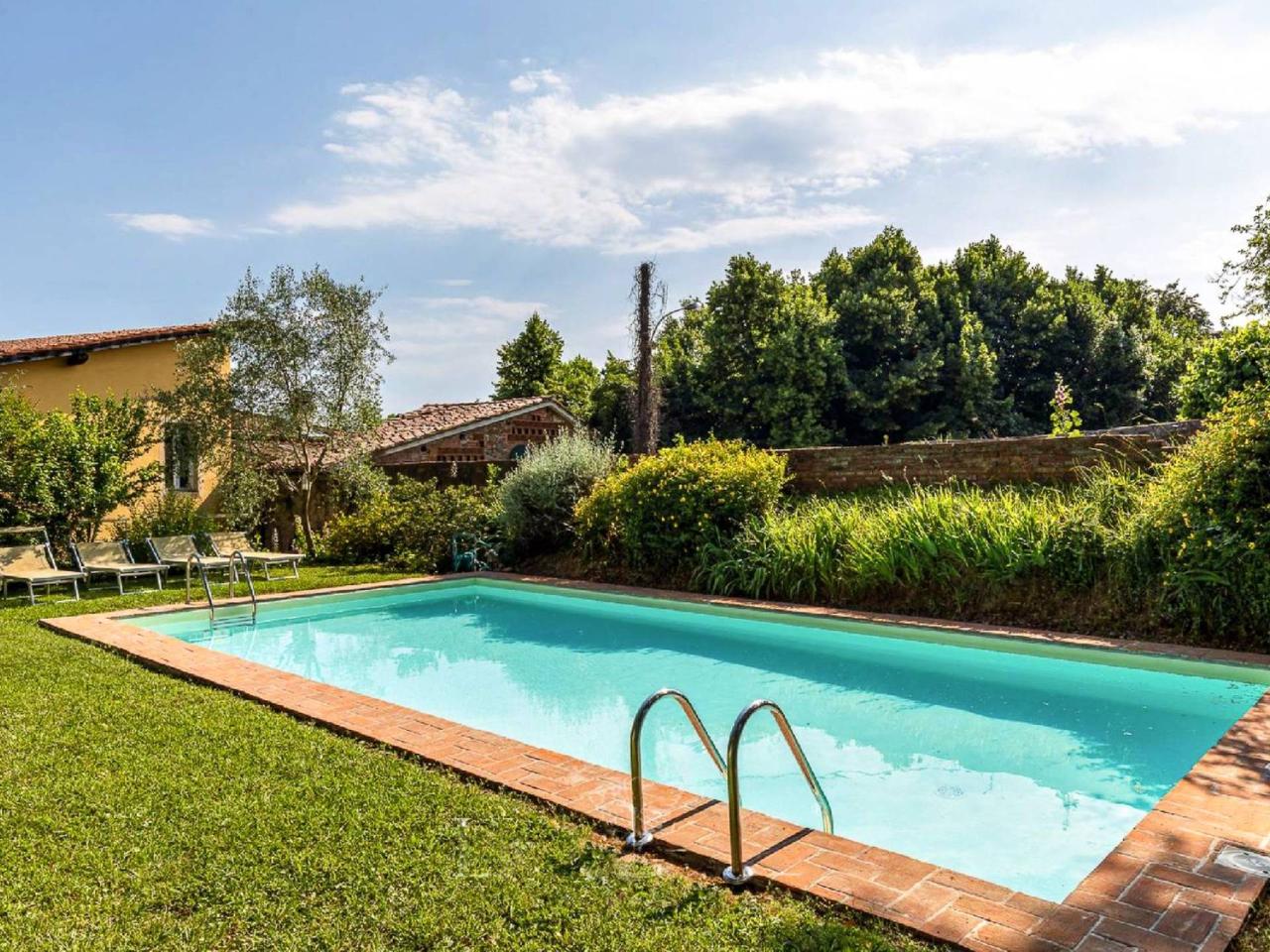 Palazzina commerciale in Via delle Scuole 36, Capannori, {3} - Foto 1