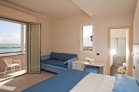 Palazzina commerciale in Viale Roma, Pietrasanta, {3} - Foto 1