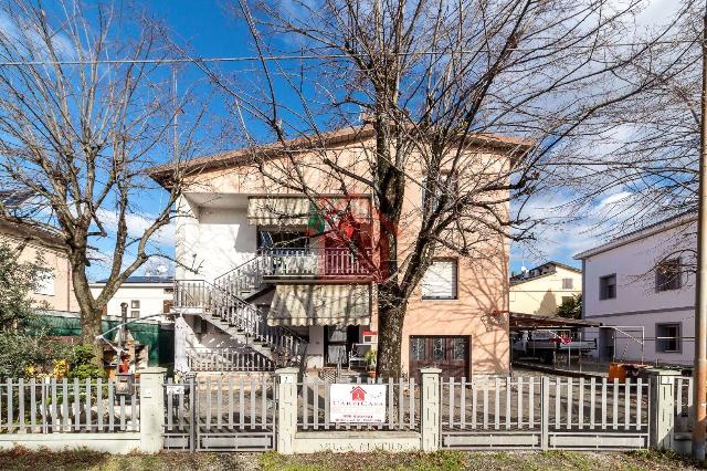 Villa in Via Rino Veronesi  7  San Marino  Mo  Italia ,, Carpi - Foto 1