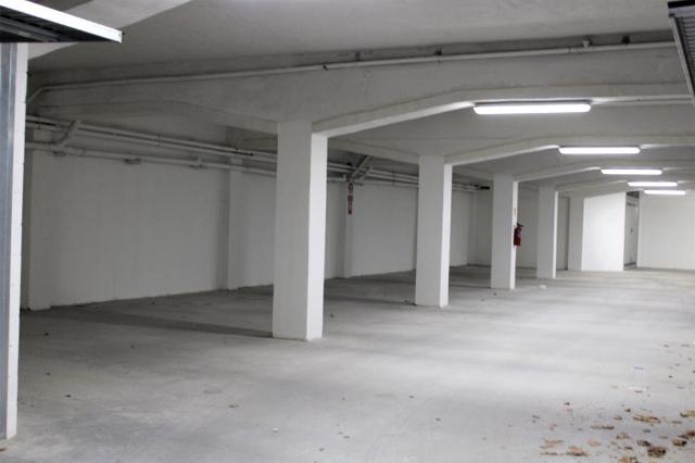 Autoparkplatz, Brescia - Foto 1